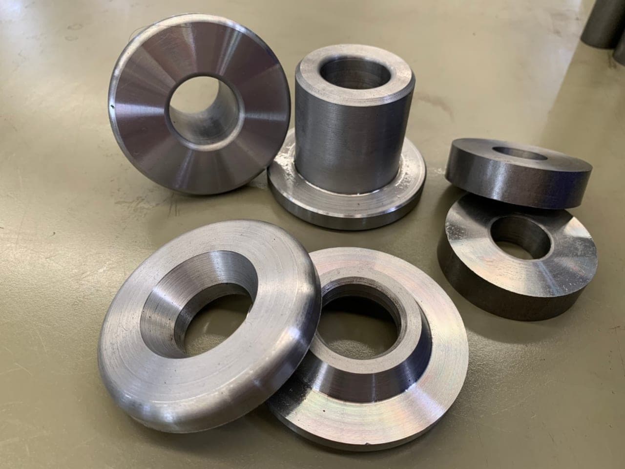 กลึงเพลา (Shaft Turning) 1